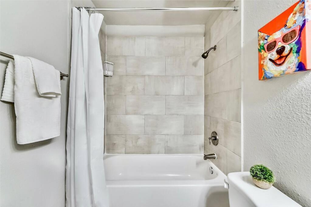 Dallas Boutique Flat + Arboretum Tickets Included מראה חיצוני תמונה